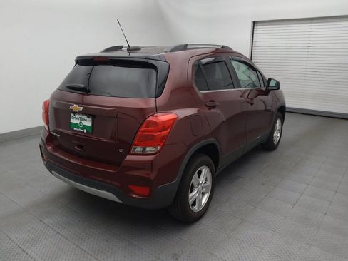 Used 2017 Chevrolet Trax LT w/ Sun & Sound Package AWD/4WD image 9