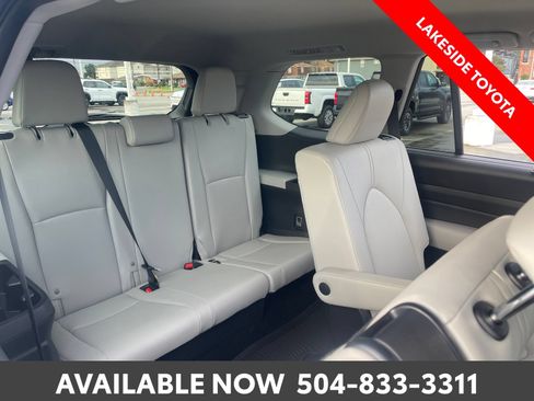 Certified 2024 Toyota Grand Highlander FWD image 21