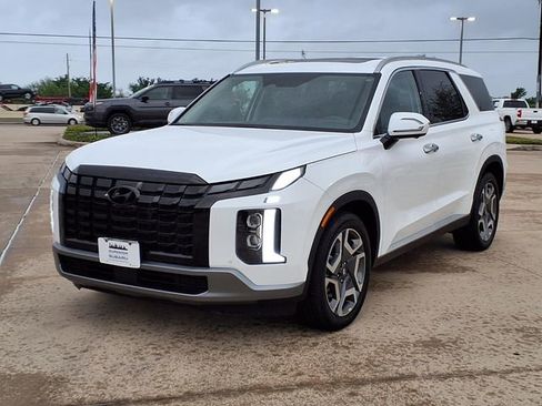 Used 2025 Hyundai Palisade SEL FWD image 3