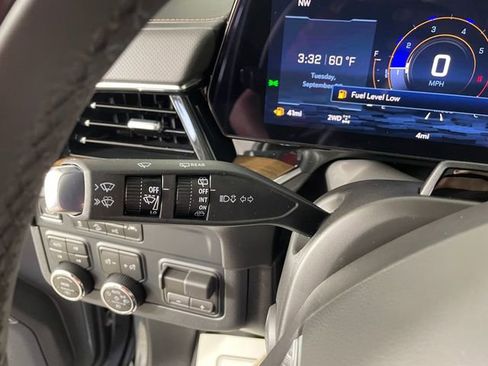 New 2026 Chevrolet Suburban High Country AWD/4WD image 10
