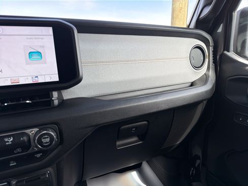 Certified 2025 Jeep Wrangler Unlimited Willys 4xe AWD/4WD image 21