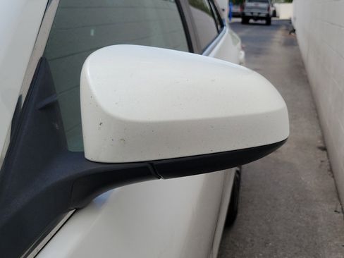 Used 2015 Toyota Camry XSE image 10