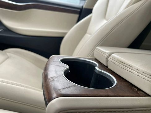 Used 2017 Tesla Model X 100D image 38