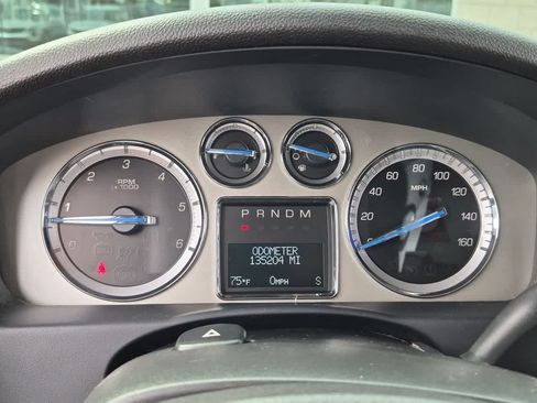 Used 2010 Cadillac Escalade Luxury AWD/4WD image 32