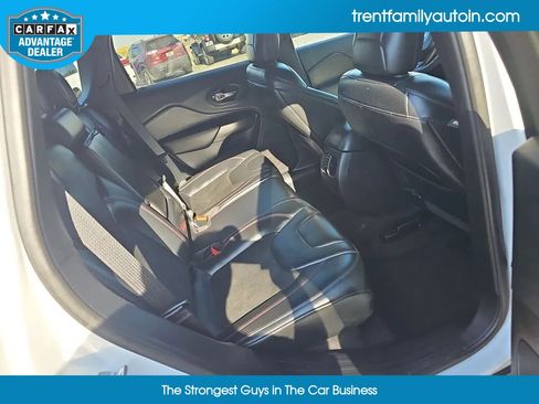 Used 2020 Jeep Cherokee Trailhawk image 40