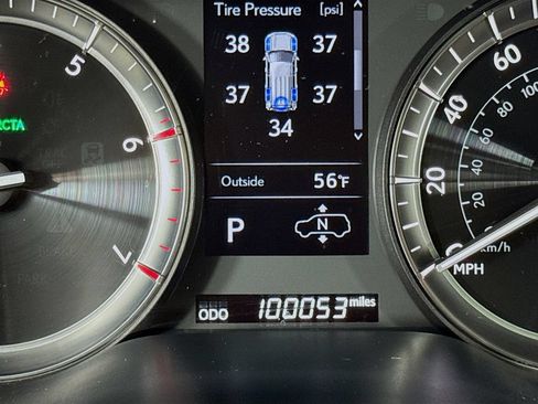 Used 2018 Lexus LX 570 4WD w/ Luxury Package image 26
