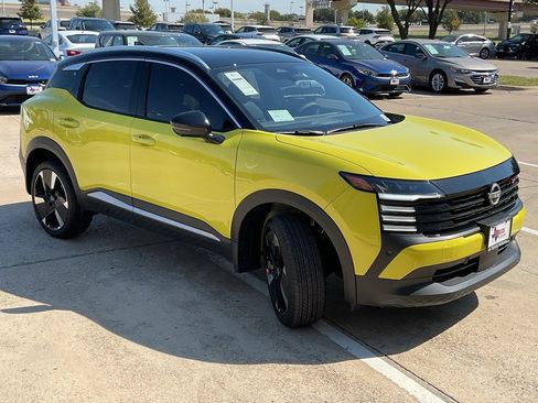 New 2026 Nissan Kicks SR image 4