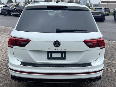 Used 2024 Volkswagen Tiguan SE R-Line image 5