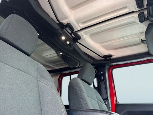 Used 2024 Jeep Wrangler Sport S image 15