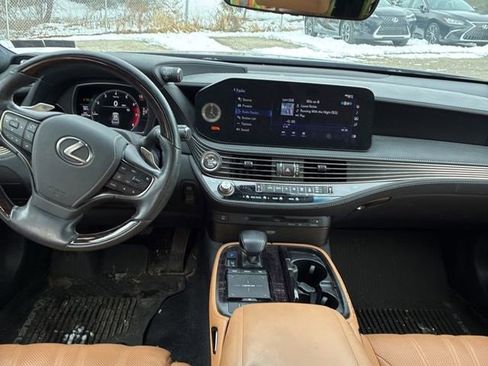 Used 2022 Lexus LS 500 AWD image 8