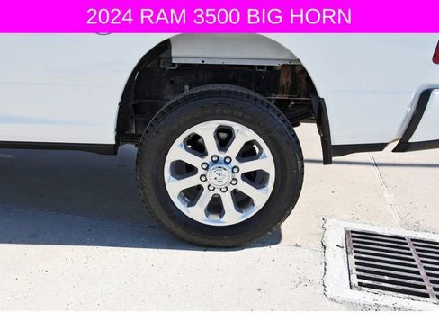 Used 2024 RAM 3500 Big Horn w/ Night Edition AWD/4WD image 31
