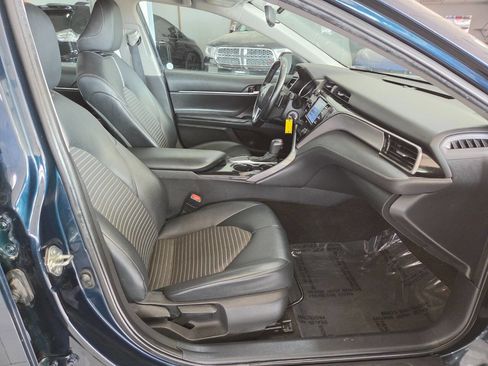 Used 2020 Toyota Camry SE image 24