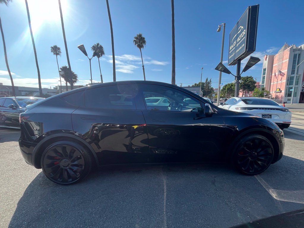 Used 2023 Tesla Model Y Long Range AWD/4WD image 4