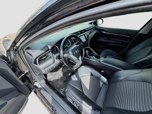 Used 2019 Toyota Camry SE FWD image 7