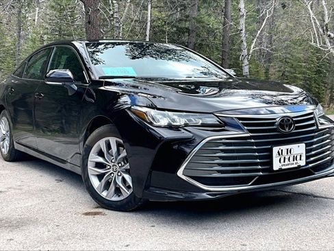 Used 2021 Toyota Avalon XLE FWD image 3