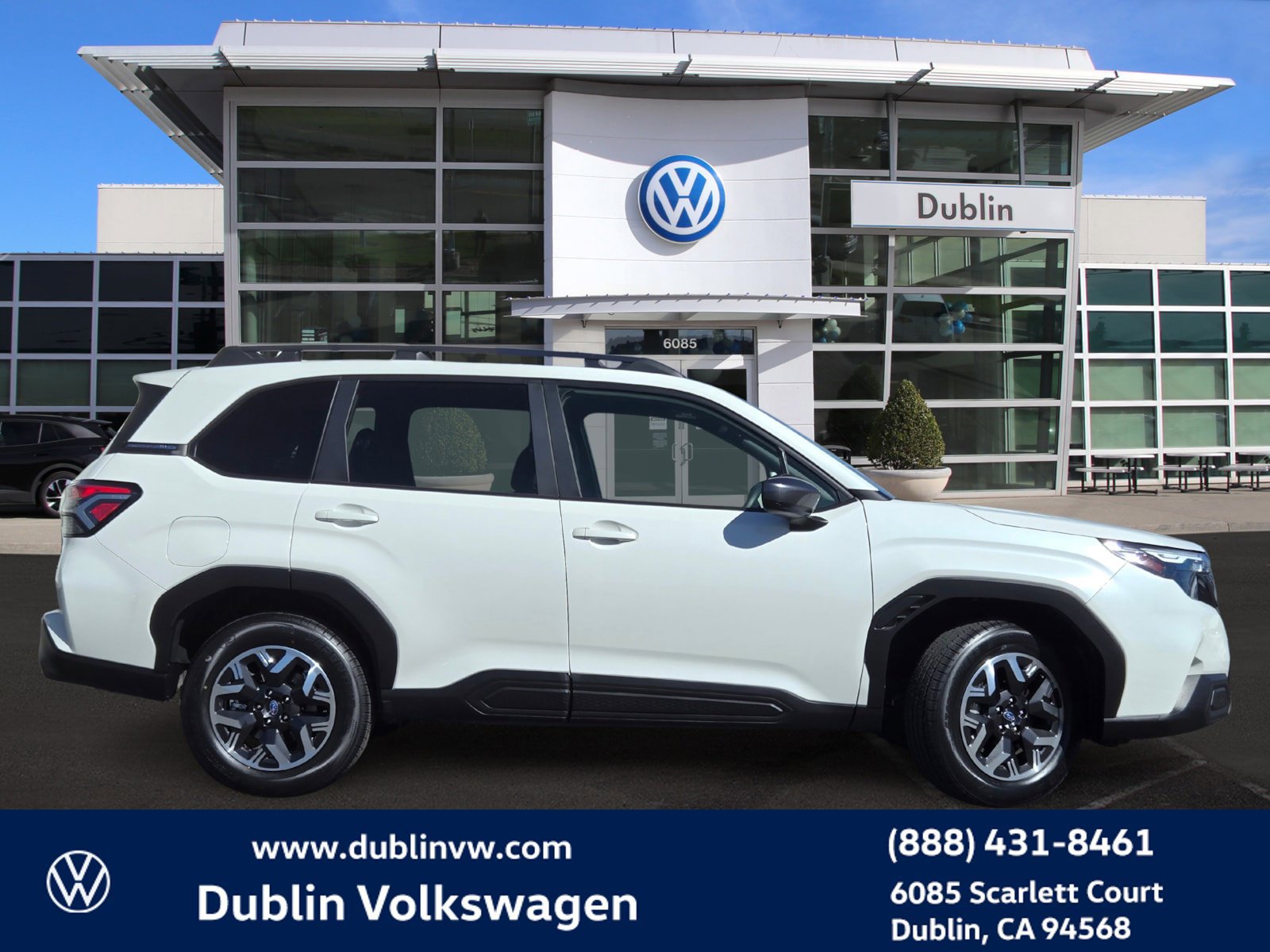 Used 2025 Subaru Forester Premium w/ Convenience Package #1 AWD/4WD image 3