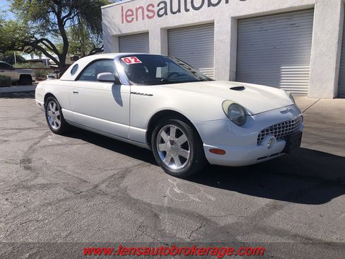 Used 2002 Ford Thunderbird Deluxe image 2