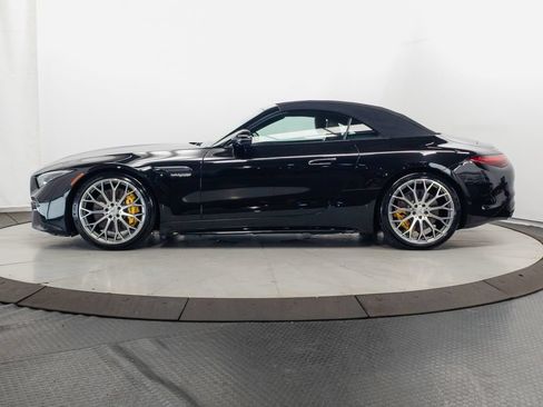 Used 2022 Mercedes-Benz SL 55 AMG 4MATIC w/ Driver Assistance Package image 4