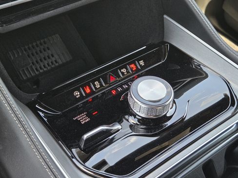 New 2026 Jeep Grand Wagoneer 4WD image 14