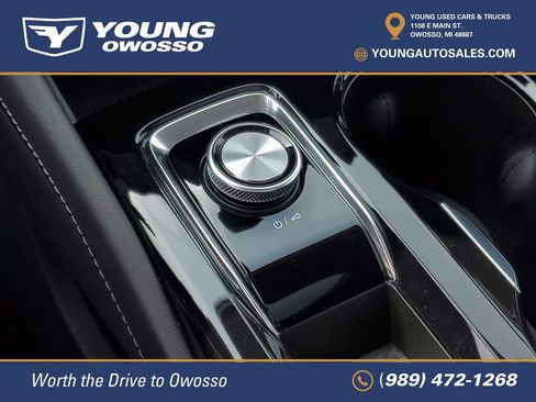 Used 2025 Buick Envision Avenir AWD/4WD image 21