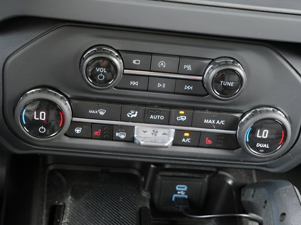 Used 2025 Ford Bronco Badlands AWD/4WD image 22