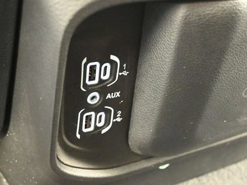 Used 2025 RAM 1500 Warlock AWD/4WD image 25