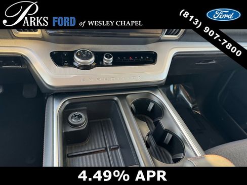 Used 2025 Ford Expedition Active image 11
