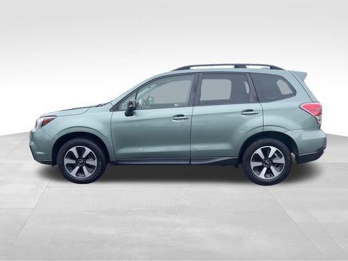 Used 2017 Subaru Forester 2.5i Premium image 4