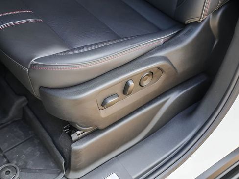 Used 2025 Chevrolet Tahoe RST w/ RST Performance Edition image 8