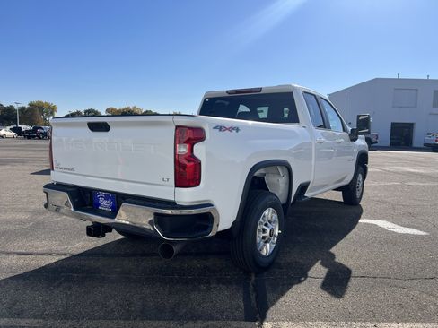 New 2026 Chevrolet Silverado 2500 LT image 3
