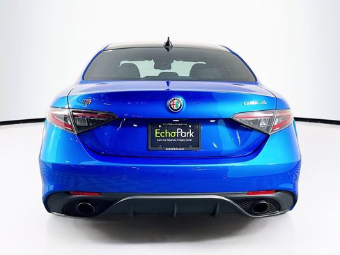 Used 2024 Alfa Romeo Giulia Veloce RWD image 7