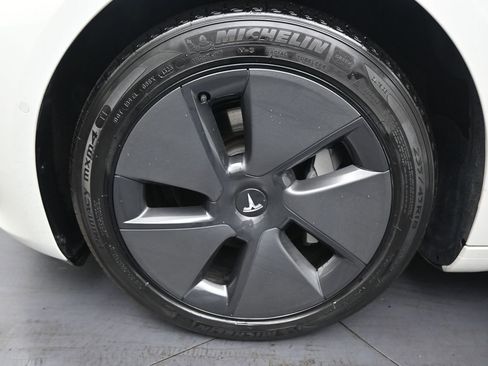 Used 2021 Tesla Model 3 Standard Range Plus RWD image 37