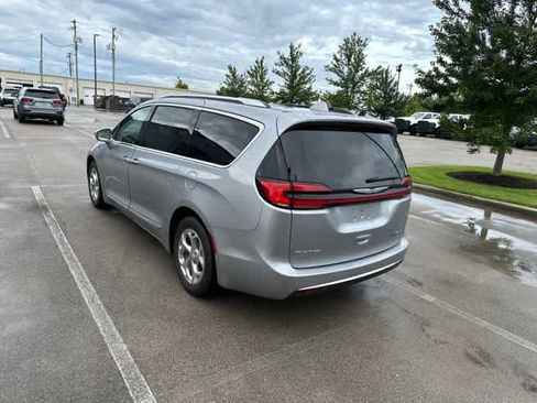 Used 2021 Chrysler Pacifica Limited FWD image 16