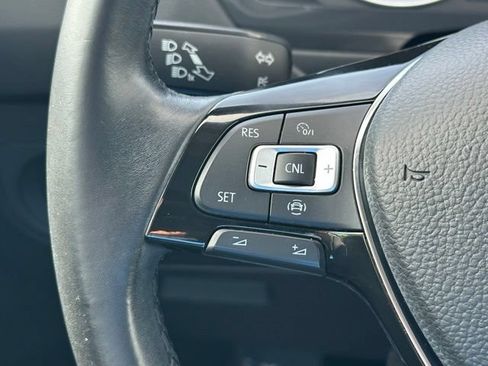 Used 2019 Volkswagen Tiguan SE AWD/4WD image 38