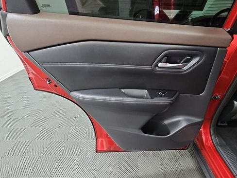Used 2023 Nissan Rogue SL AWD/4WD image 31