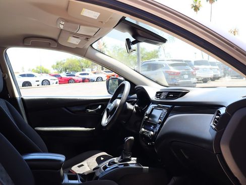 Used 2019 Nissan Rogue Sport SV FWD image 31