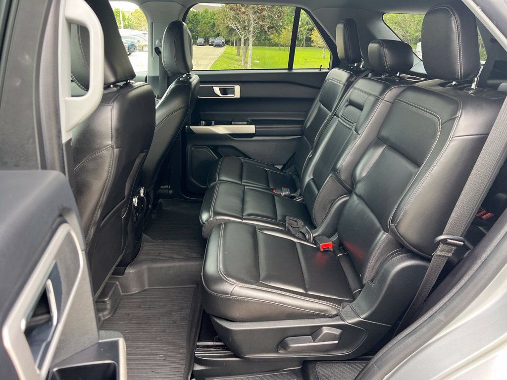 Used 2021 Ford Explorer XLT w/ Equipment Group 202A RWD image 25