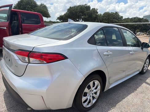Used 2024 Toyota Corolla LE FWD image 5