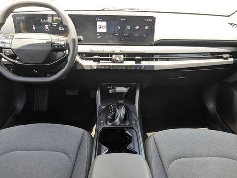 Used 2025 Kia K4 FWD image 24