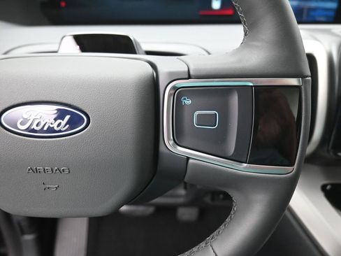 New 2025 Ford Expedition Active image 7