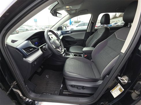 Used 2023 Volkswagen Taos SE image 15