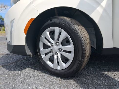 Used 2025 Kia Soul LX FWD image 32