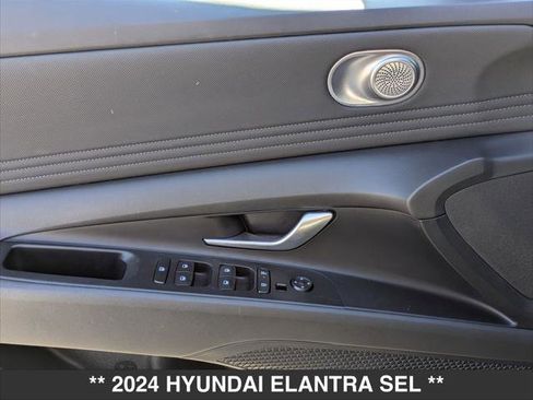 Used 2024 Hyundai Elantra SEL w/ Convenience Package FWD image 10