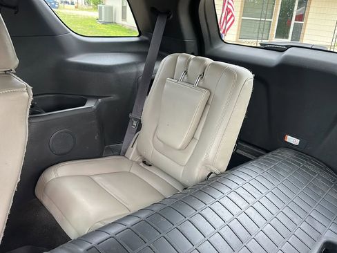 Used 2013 Ford Explorer XLT image 14