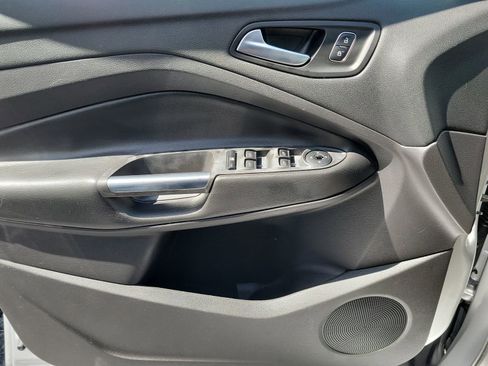 Used 2018 Ford Escape SE w/ SE Sync 3 Package FWD image 16