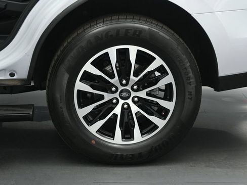 Certified 2025 Ford Expedition Platinum AWD/4WD image 21