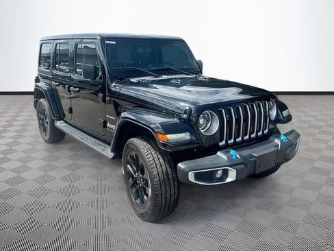 Used 2023 Jeep Wrangler Unlimited Sahara w/ Cold Weather Group AWD/4WD image 4