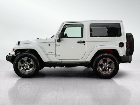 Used 2018 Jeep Wrangler Sahara w/ Connectivity Group AWD/4WD image 2