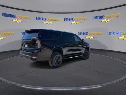 New 2025 Chevrolet Suburban Premier image 11
