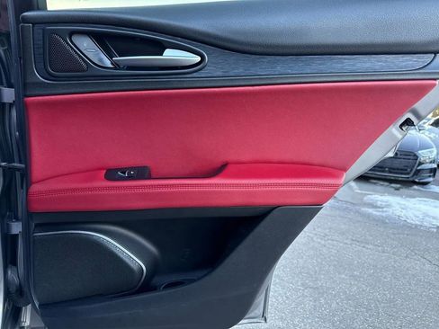 Used 2019 Alfa Romeo Stelvio AWD w/ Nero Edizione image 27
